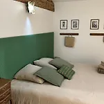 De La Vernede Holiday home *